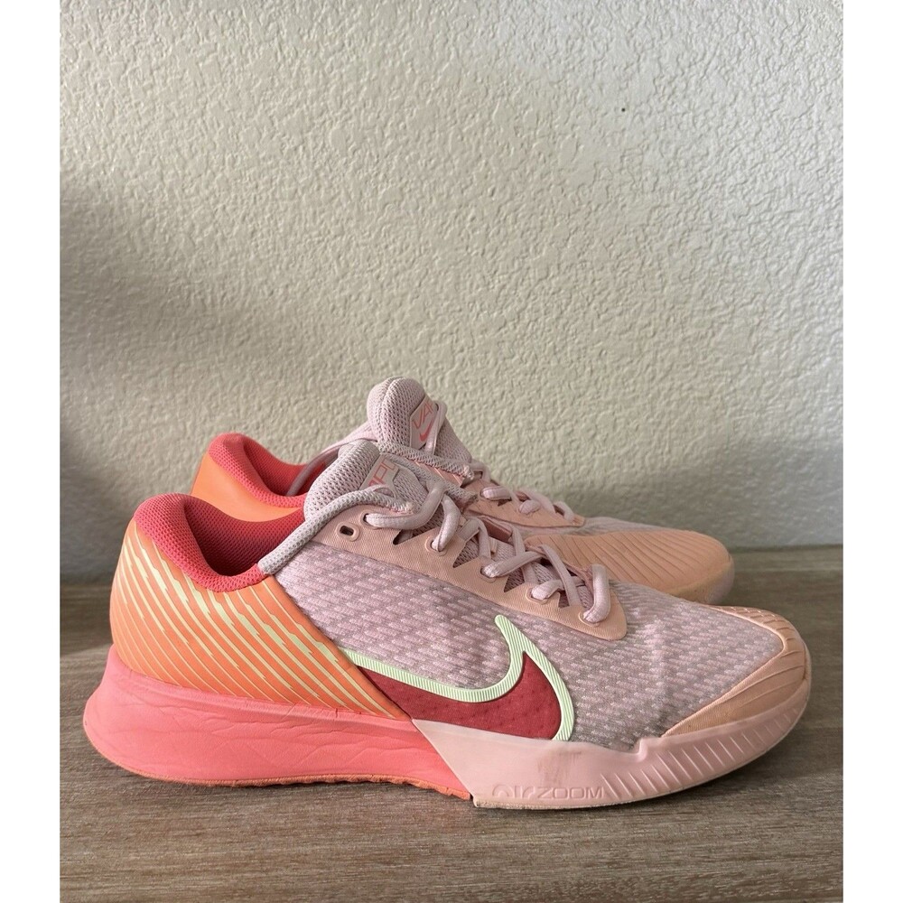 Nike Air Zoom Vapor Pro 2 HC Women’s 9.5 Pink Red Tennis Shoes DR6192-601